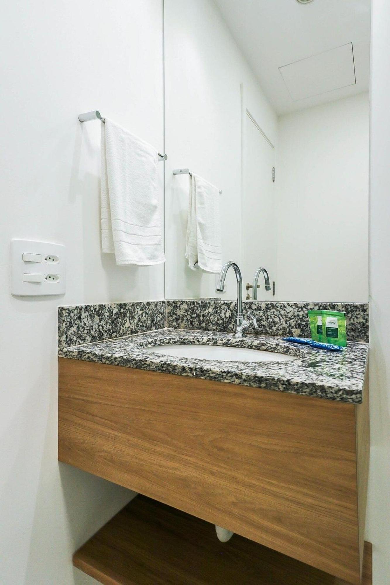 Encantador No Bras Com Piscina/metro Bras *